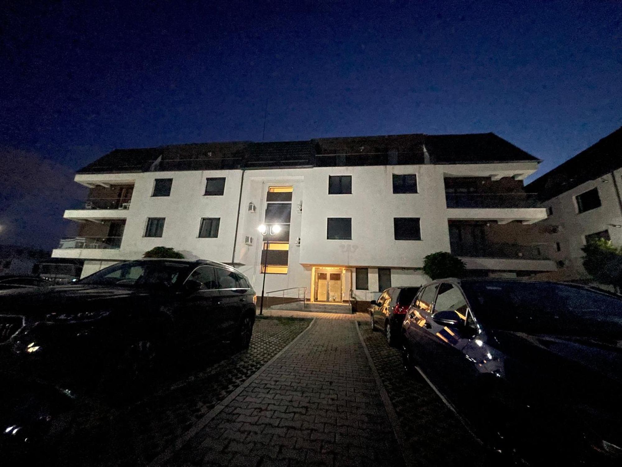 Ferienwohnung Air Otopeni Exterior foto